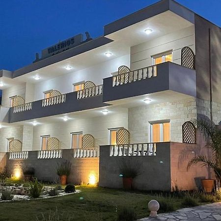 Hotel Valerios Kriopijí Kültér fotó