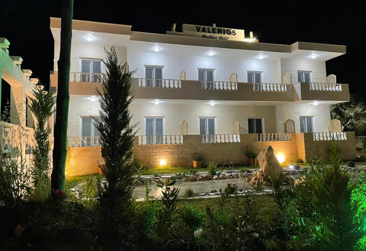 Hotel Valerios Kriopijí Kültér fotó